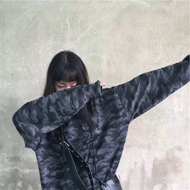 Áo hoodie rằn ri xám đen