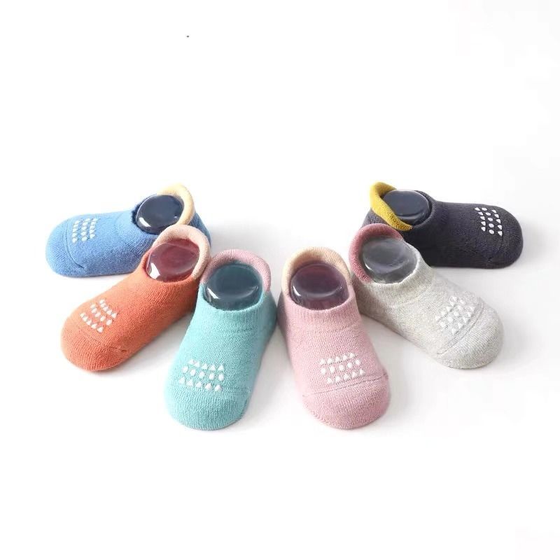 Set 3 đôi vớ em bé thoáng khí chống trượt màu kẹo dễ thương