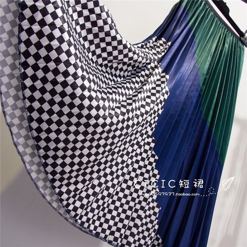 Chân váy xếp li phối họa tiết ca rô trẻ trung dành cho nữ | BigBuy360 - bigbuy360.vn