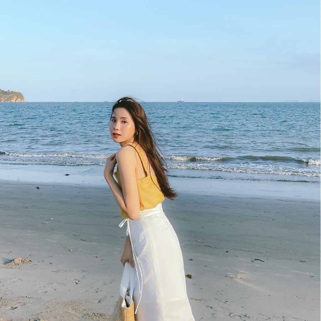 Set Fabric Holic - Áo 2 dây vàng mustard và Chân váy midi trắng | BigBuy360 - bigbuy360.vn