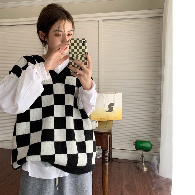 Áo khoác len không tay dáng rộng họa tiết kẻ sọc trắng đen dễ phối đồ
 | BigBuy360 - bigbuy360.vn