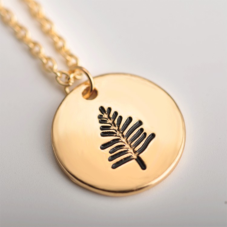 Vòng cổ mặt tròn khắc hình rừng cây độc đáo cho nữ