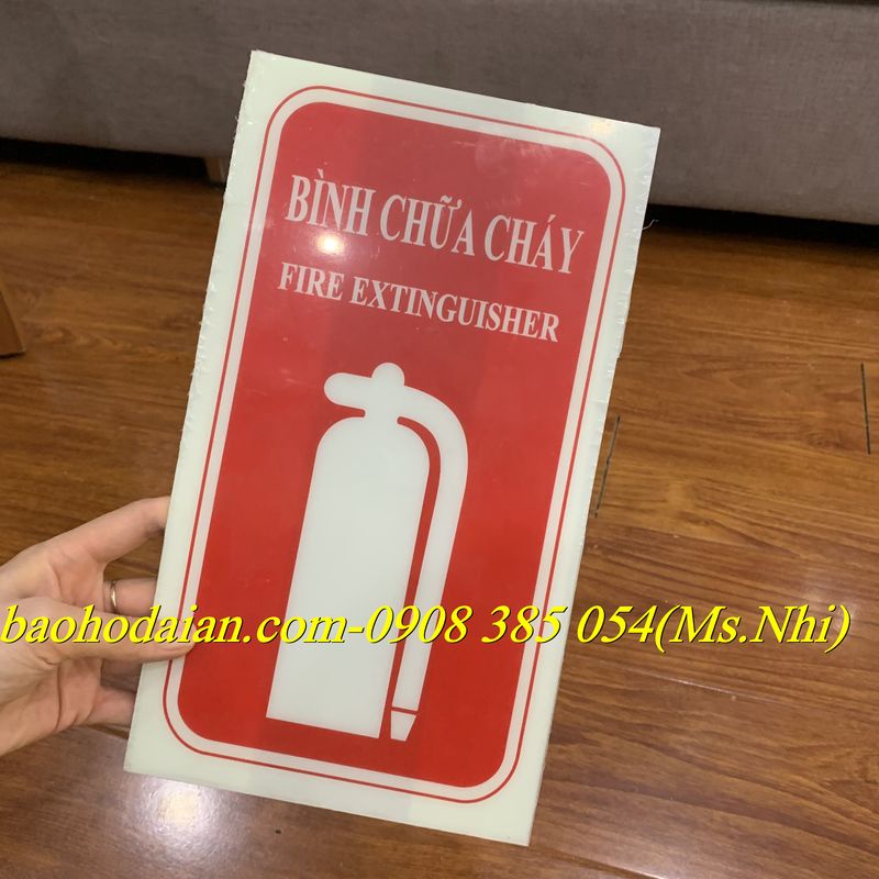 Biển báo nơi để bình chữa cháy chất liệu nhựa PVC dạ quang