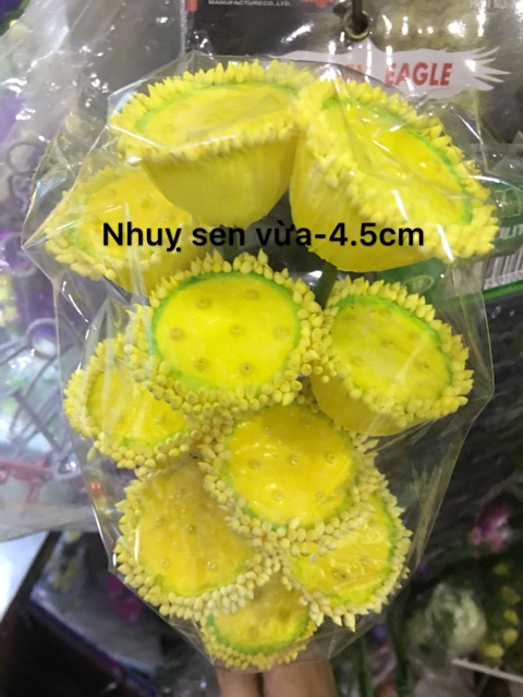 Nhuỵ sen màu vàng