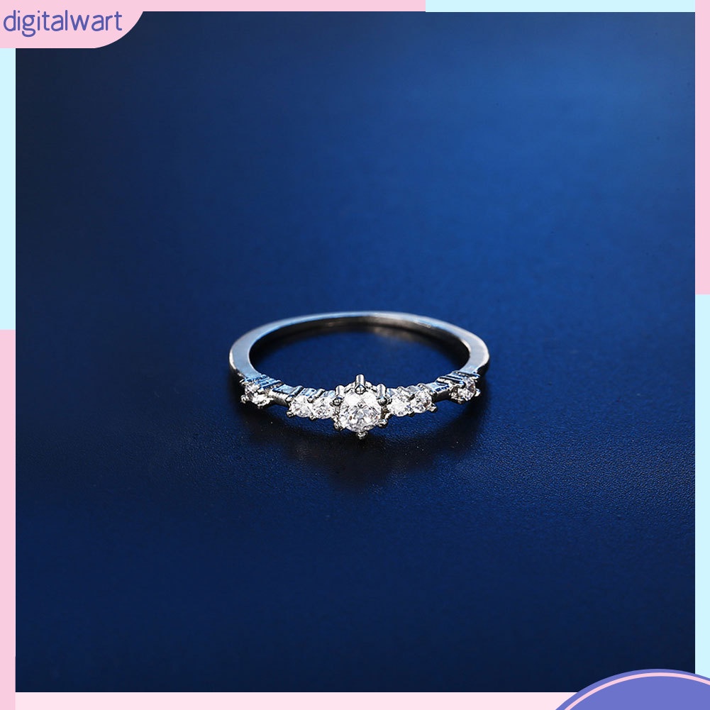 Nhẫn kim cương kiểu dáng đơn giản thanh lịch cho nữ