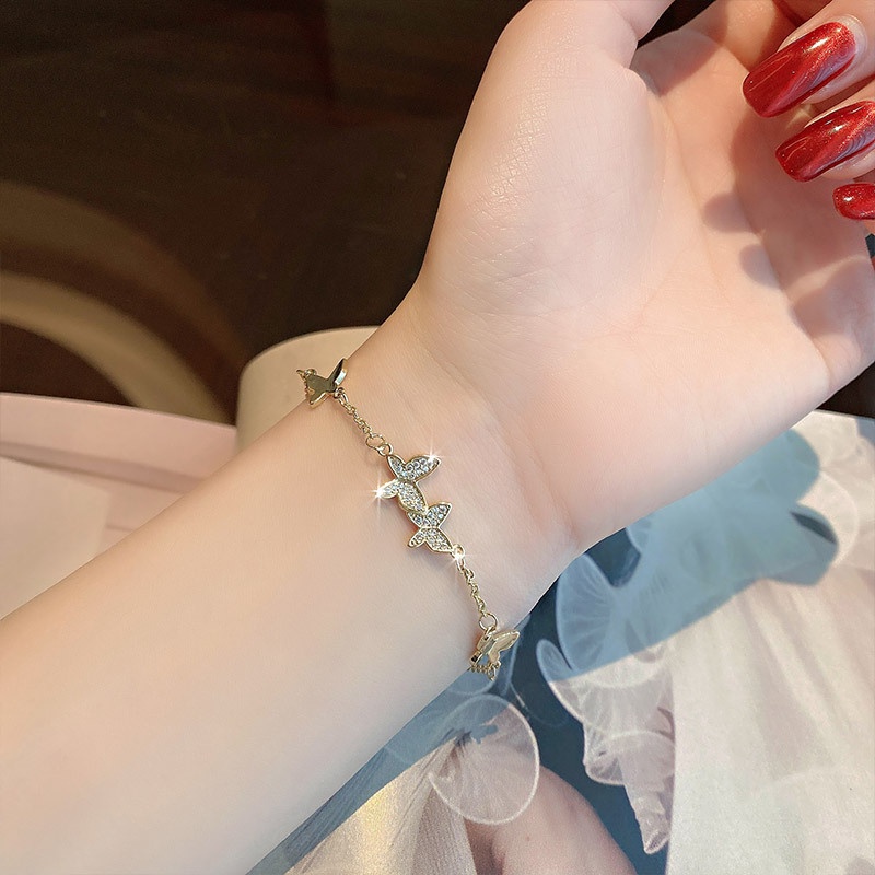 Vòng Tay Đính Đá Kim Cương Hình Bướm Thiết Kế Đơn Giản Xinh Xắn Cho Nữ