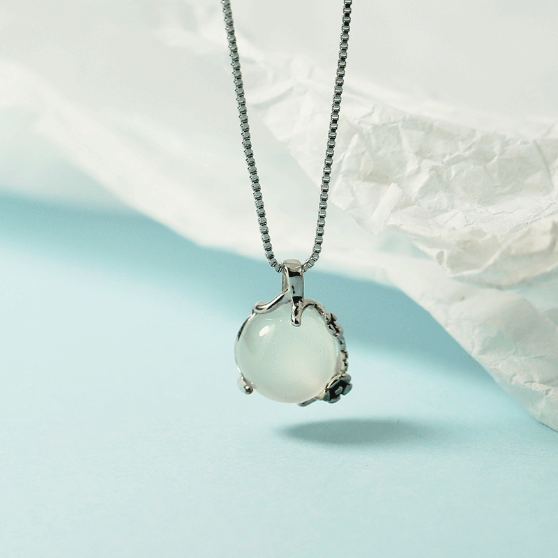 vòng cổ Mặt Ngọc Bích Trắng Xinh Xắn Cho Nữ