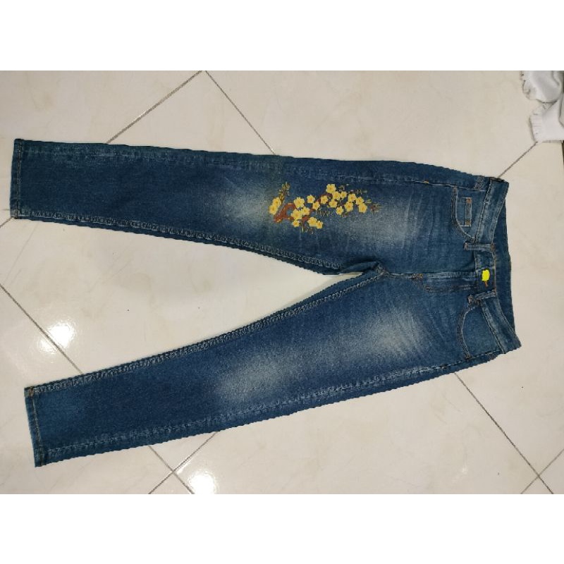Quần jean thêu vnxk