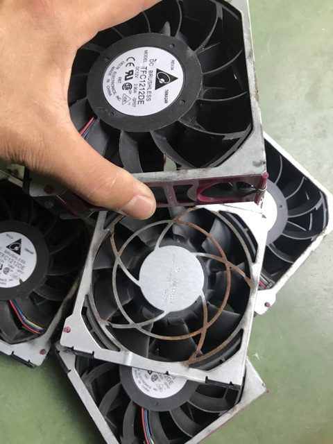 Quạt server hp Delta 12v 3.24A , vuông 12cm
