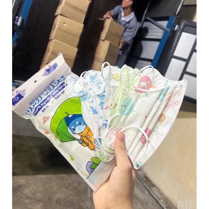 Khẩu trang con cua trẻ em