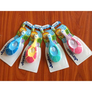 Bàn chải jordan step1 cho bé từ 0- 2 tuổi