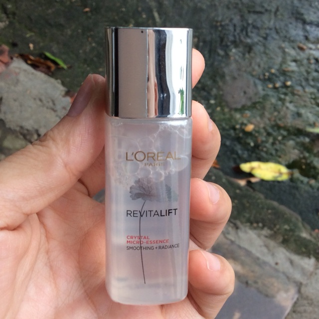 Dưỡng chất căng mướt da Loreal Paris Crystal Micro Essence 22ml