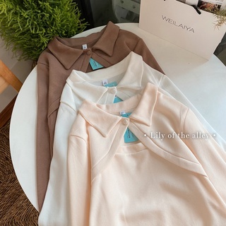 Áo croptop cổ bẻ hở ngực cá tính