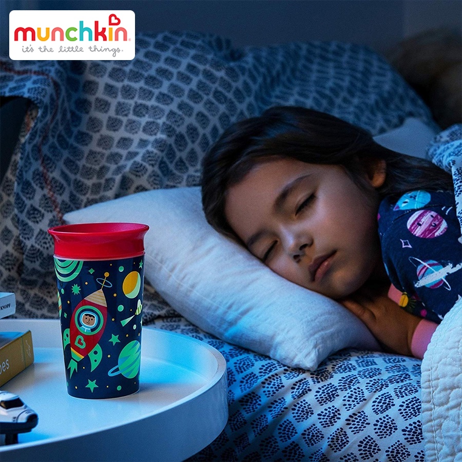 Cốc uống nước 360° chống đổ phát sáng Munchkin 266ml MK21193