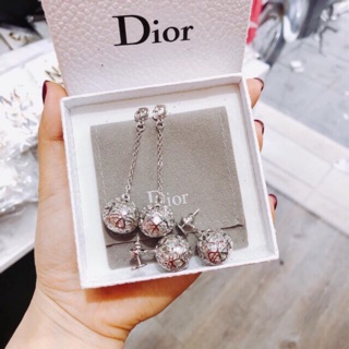 Khuyên tai hoa tai Dior CD mới
