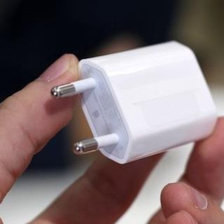 Củ sạc iPhone chân dẹt Emerson ( BH 6 Tháng )