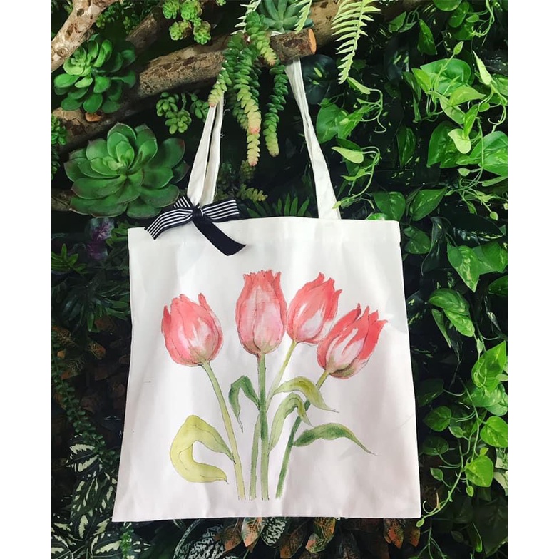 Túi tote hoa tulip vẽ hình bằng tay hàng thủ công