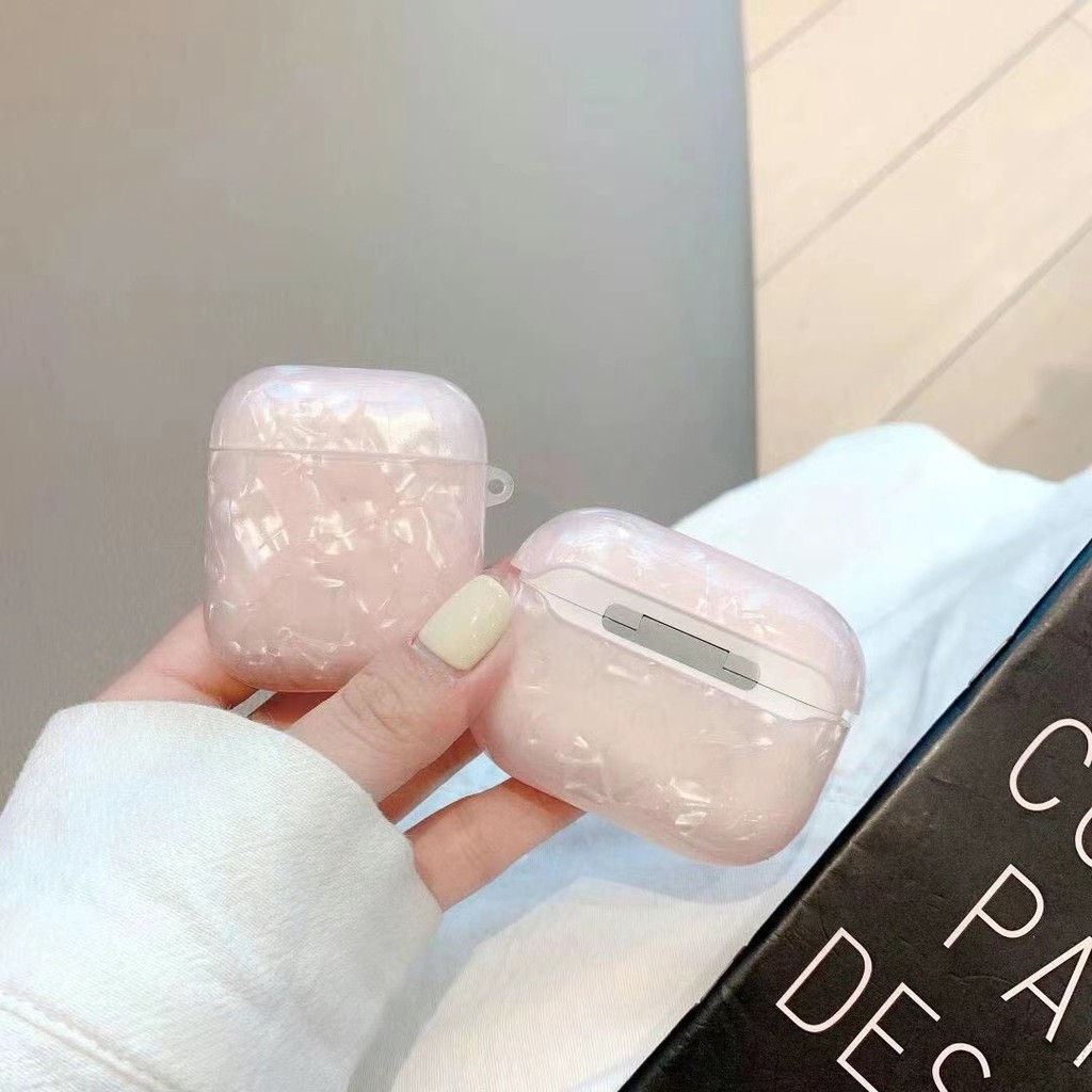 Vỏ Đựng Bảo Vệ Hộp Sạc Tai Nghe Airpods 1 / 2 Pro Kèm Móc Khóa