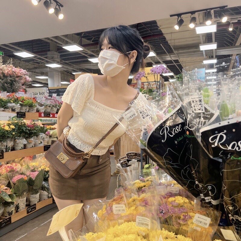 88921. ÁO LEN KẺ SỌC RỚT VAI