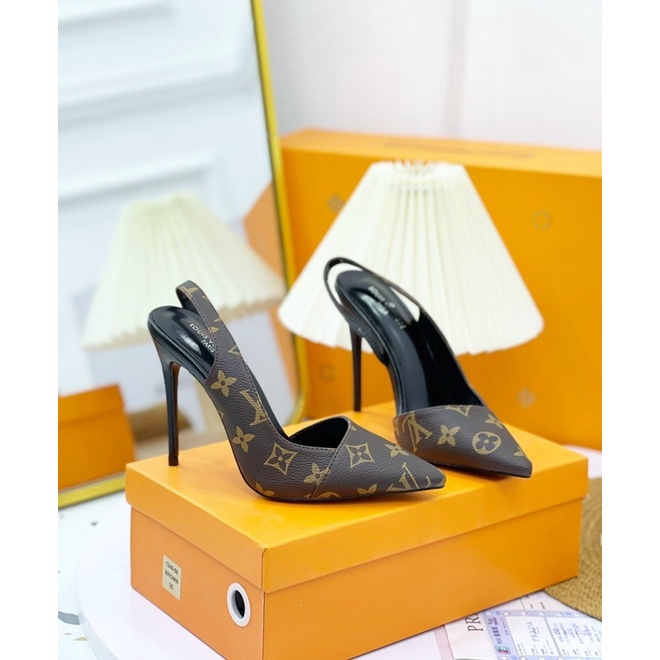 Sandal hoa nâu khoét eo gót nhọn fullbox