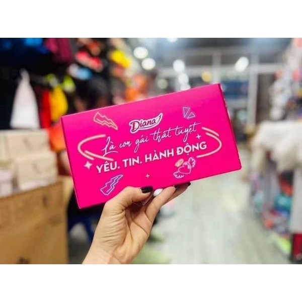Hộp quà tặng du lịch băng vệ sinh Diana 6 món siêu tiện lợi