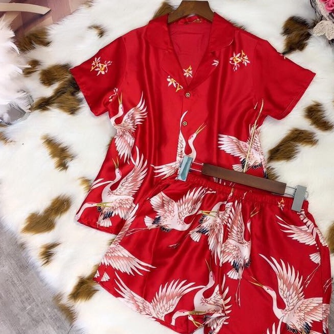 Bộ ngủ lụa hạc tay cộc quần đùi cao cấp