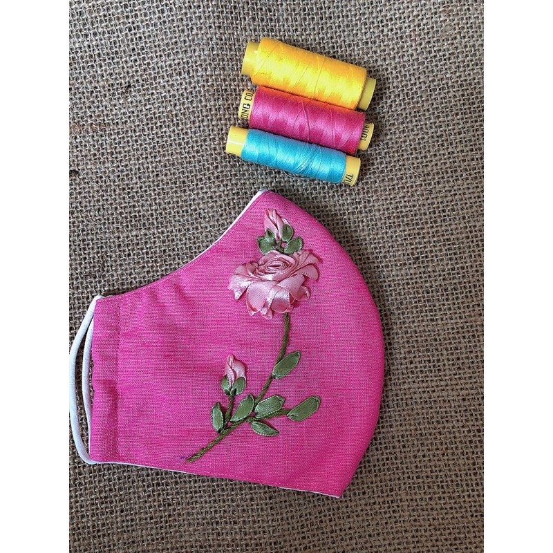 Khẩu trang thêu handmade