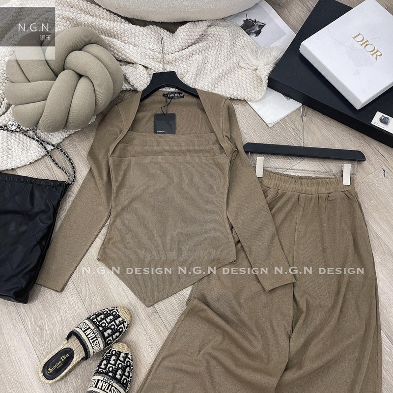 Sét áo thun vạt cổ vuông + quần xuông