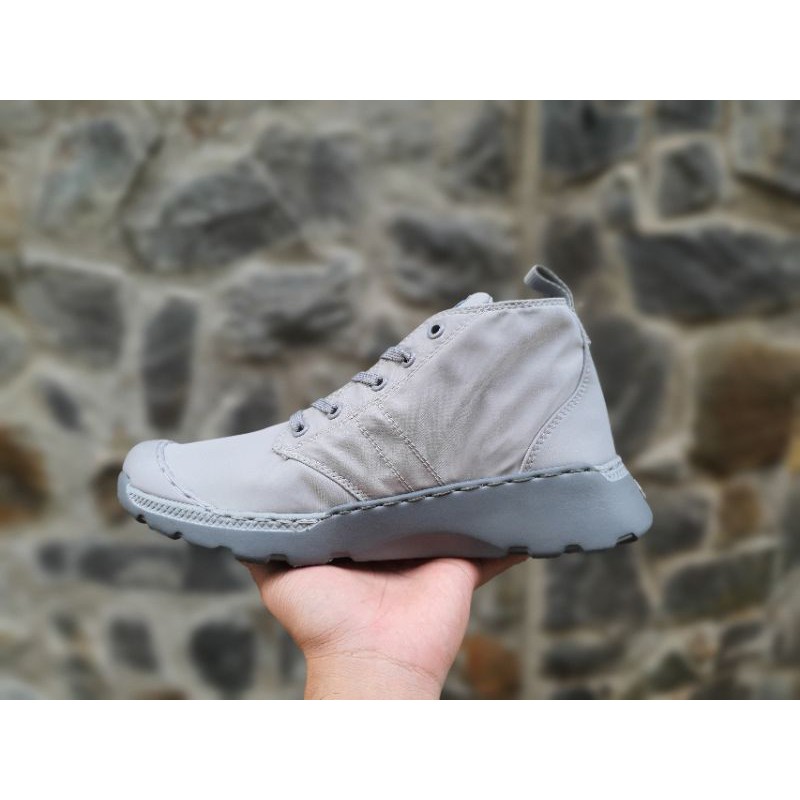 Thanh lý giày chính hãng Palladium SIÊU NHẸ chống nước xám mẫu mới | BigBuy360 - bigbuy360.vn