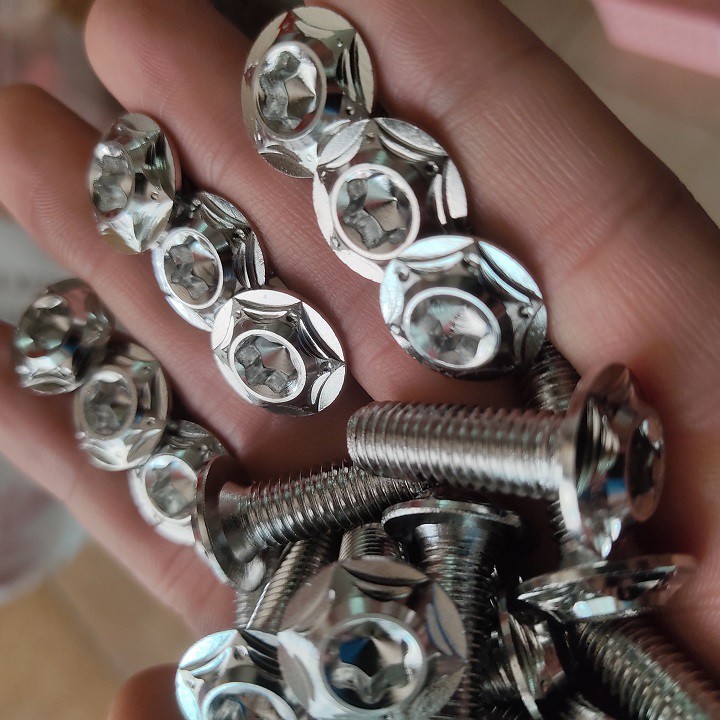 Ốc inox [ngôi sao 6 cánh] - 8li25 (m8x25) - gắn cho nhiều loại xe