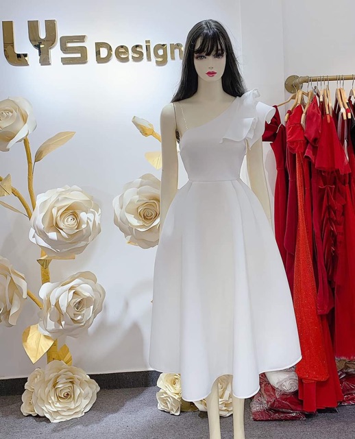 Đầm xoè lệch vai bèo