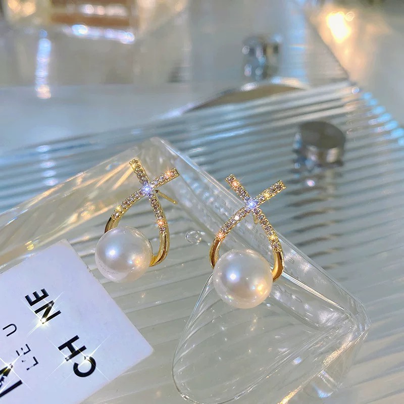 Bông Tai Hàn Quốc Thanh Lịch Đính Đá Phong Cách Sang Chảnh Mainia Shop
