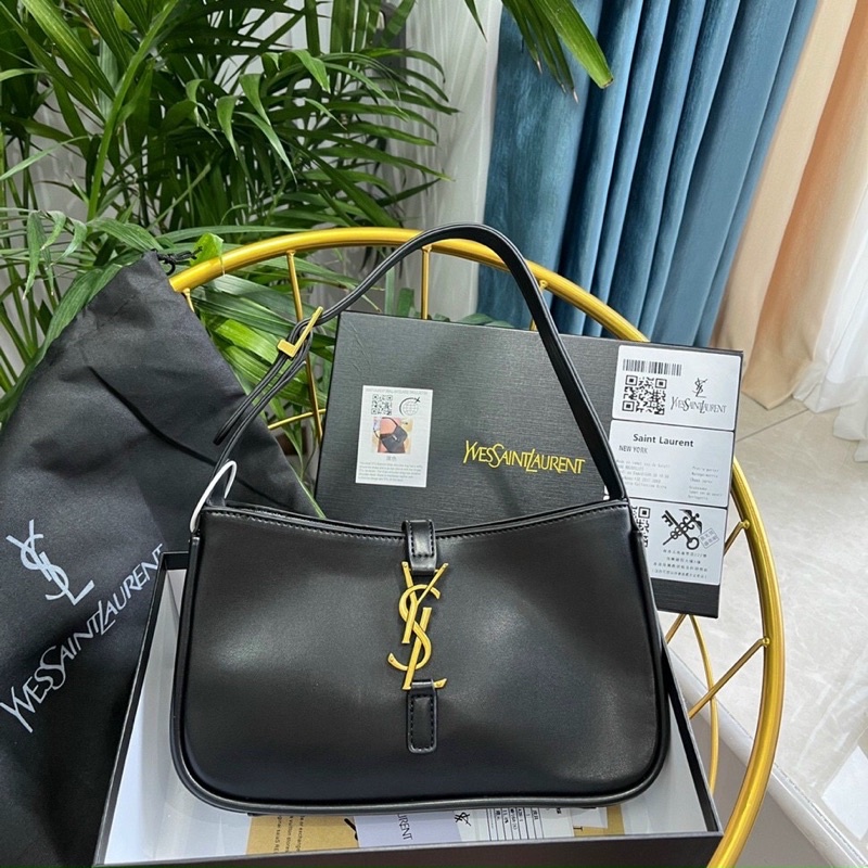 Túi kẹp nách sang, xịn full box, khoá cài móc đẹp lạ, mẫu mới 2022
