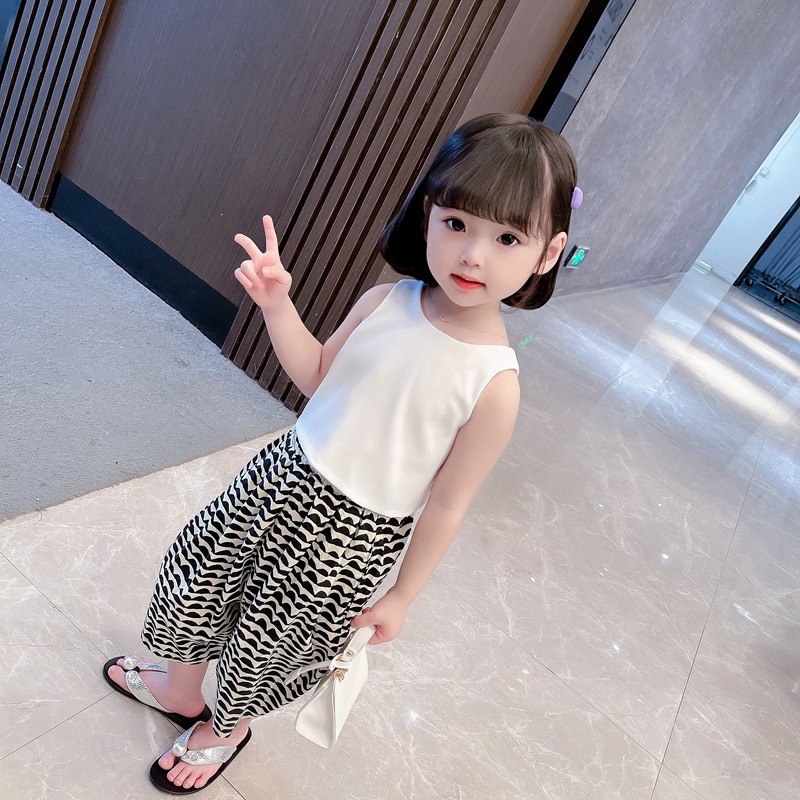 Bộ bé gái 1 dây nơ lưng quần thổ cẩm bom gấu XHN905