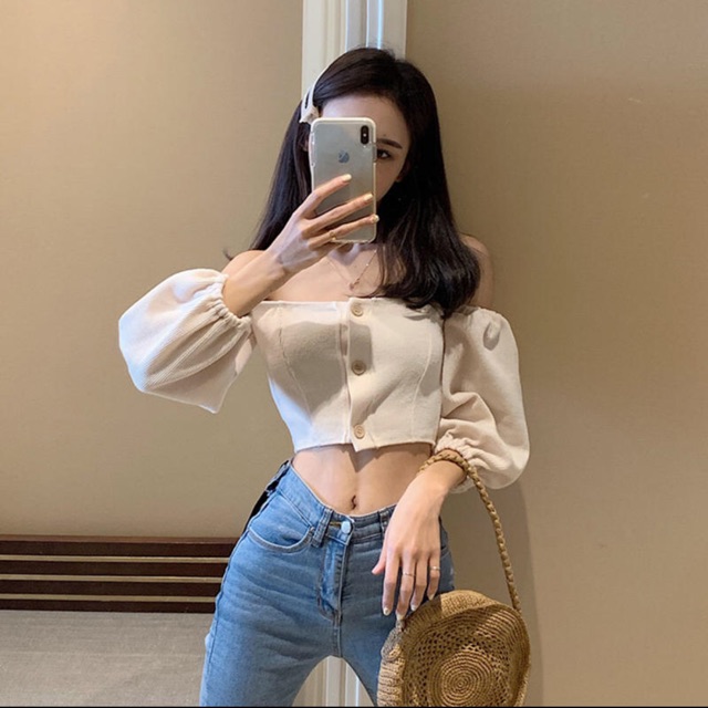 Áo trễ vai dáng croptop