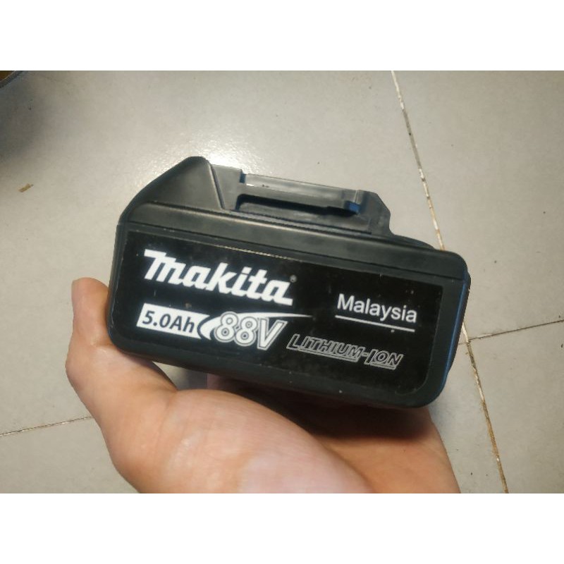 PIN 21V MAKITA 5AH SỬ DỤNG MÁY KHOAN