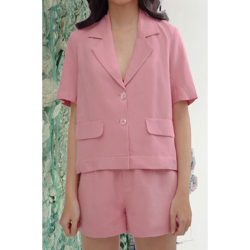 LIBÉ - Áo vest tay ngắn có hai túi làm trên nền vải linen màu hồng