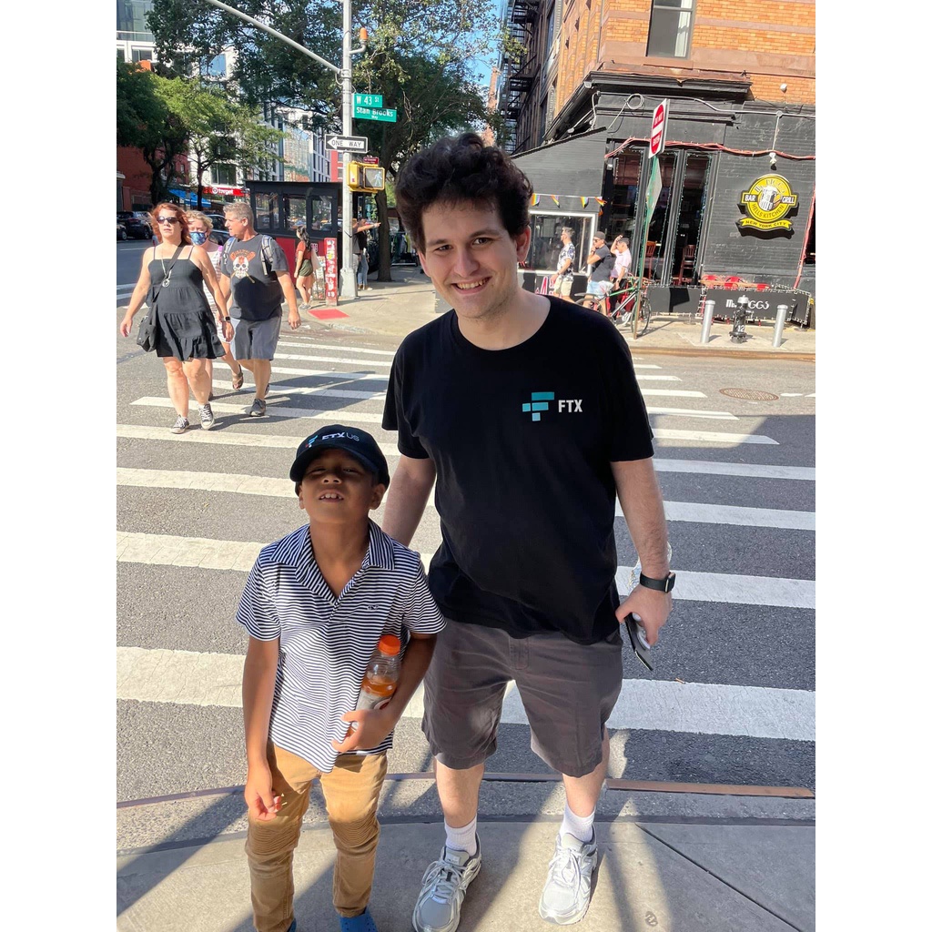 Áo thun cao cấp FTX , Binance, Bitcoin, Cointshirt, Crypto