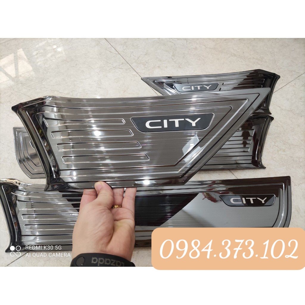 Ốp Tapli cánh cửa Carbon Xe Honda CITY 2021 - Bộ 4 Tấm Tặng keo Dính thêm, hàng vân cacbon cao cấp
