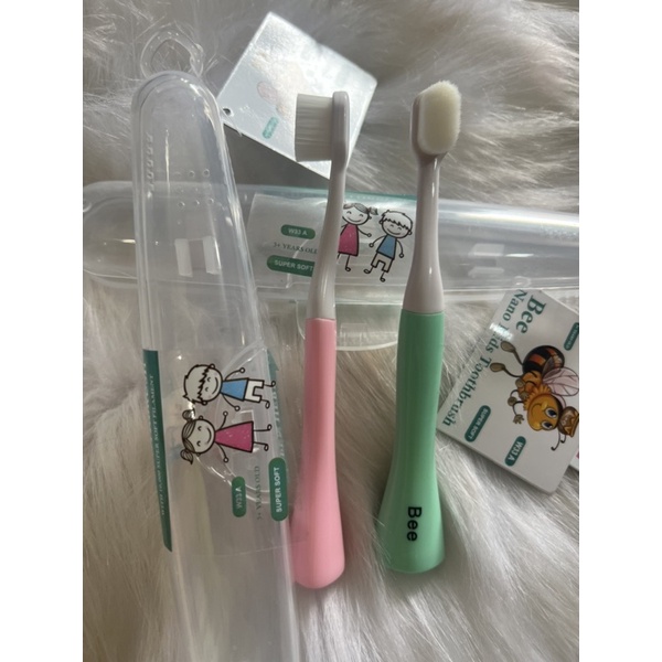 Bàn chải đánh răng bee dành cho em bé từ 2 đến 5  tuổi lông tơ siêu mịn