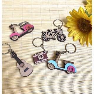 Móc chìa khoá handmade hình xe máy vespa, xe đạp , cây đàn ghita, máy ảnh