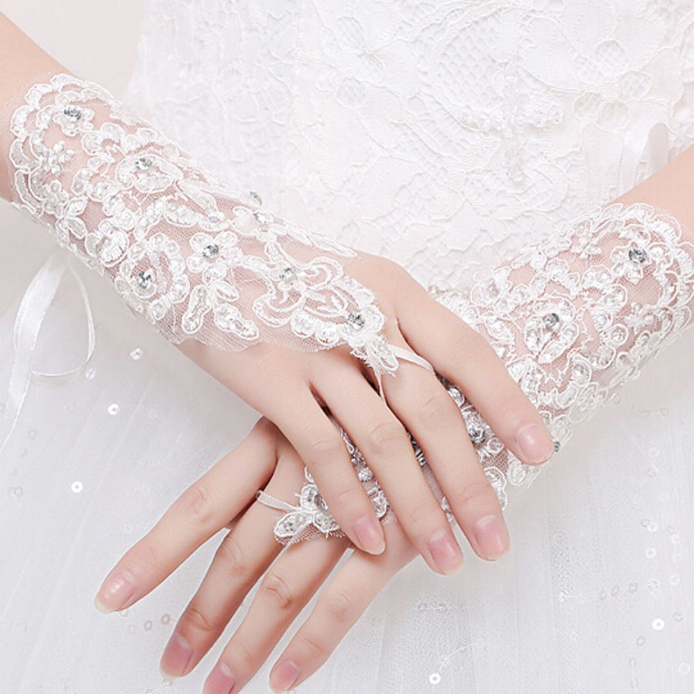 Găng tay cô dâu đính đá phối ren thời trang sang trọng