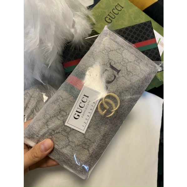 Ví CG siêu xinh kèm túi hãng và thẻ giấy
