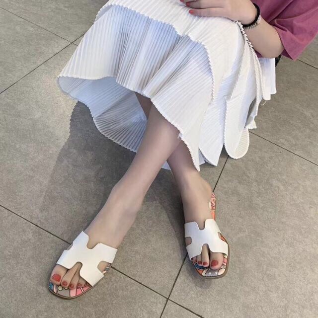 Dép H sắc màu hot hit