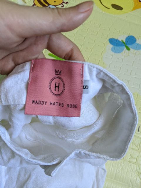 Quần linen Maddy hates rose tặng áo croptop ren xanh baby blue likenew