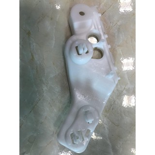Tai cài ba đờ xốc trước Ford Escape RH, LH - EV9550150BEV9550160B