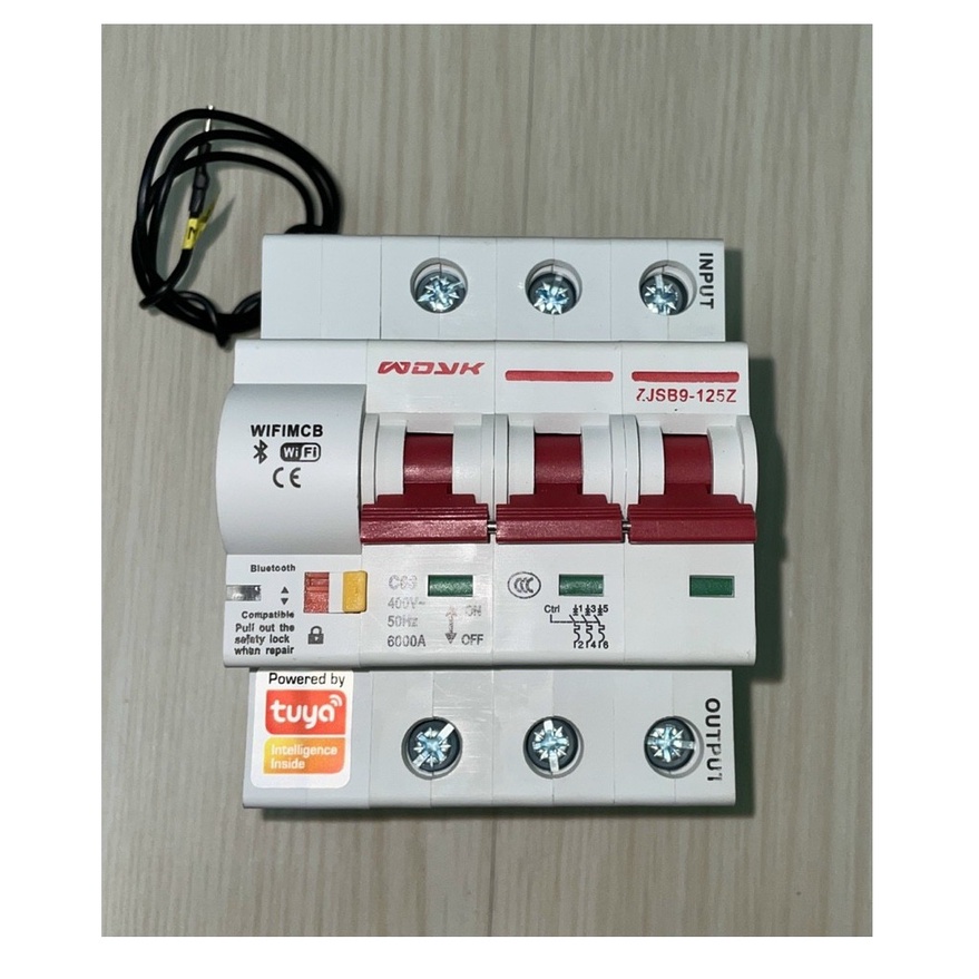 Aptomat CB thông minh Wifi, bluetooth Tuya 3P dòng 40A bật tắt từ xa qua điện thoại