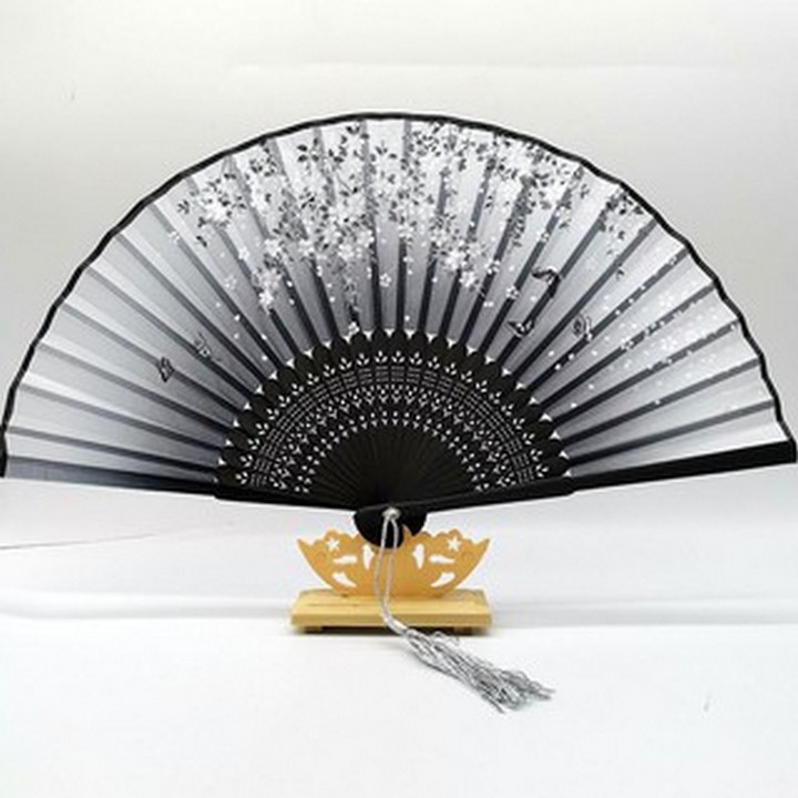 Quạt cổ trang vải lụa xếp cầm tay phong cách Trung Quốc quà tặng nhỏ gọn xinh xắn cosplay Hán Phục SaLe