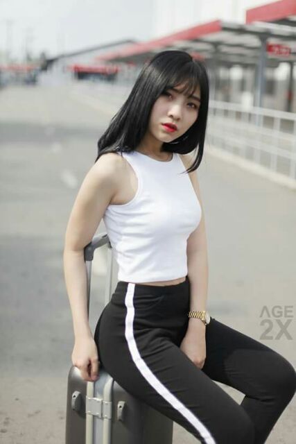 Áo croptop thể thao AGE2X | BigBuy360 - bigbuy360.vn