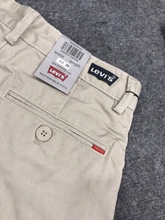 Quần short kaki Levis